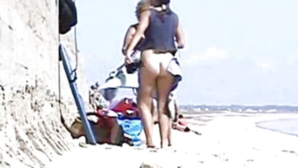 Kari Sweets w swojej szafie ostry sex za darmo