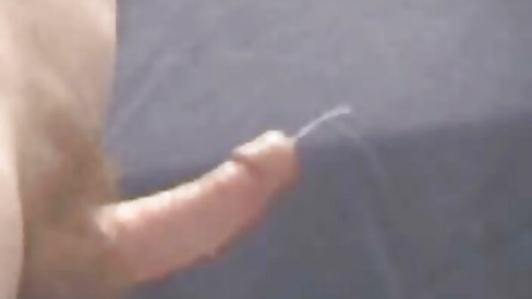 Wypatrywanie laski: ostre filmy porno za darmo Eliza Keagan pokazuje swoją młodą cipkę