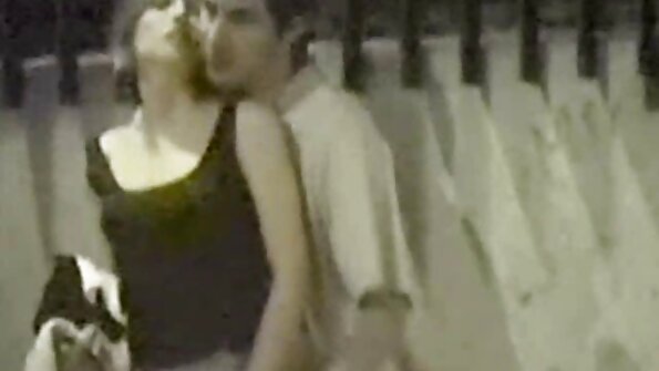 Britney film porno ostry sex pociera łechtaczkę przed kamerą
