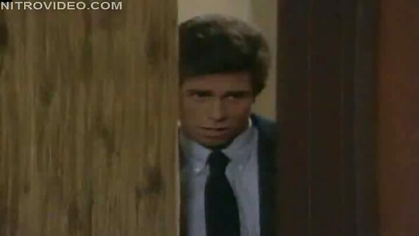 Zobacz, jak sex darmowy ostry te dwie pulchne dziewczyny, Vickie i Nicola, klepają się nawzajem w tyłki, zanim zabiorą się do pracy i wyrżną sobie nawzajem!