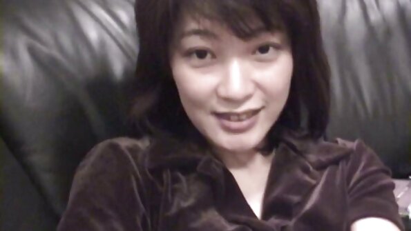 Drobna latynoska Cande ostre filmy porno darmowe Chavez rucha swoją żądną cipkę