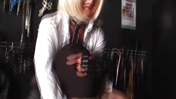 Młoda dziewczyna Maia próbuje ostry sex filmiki anala