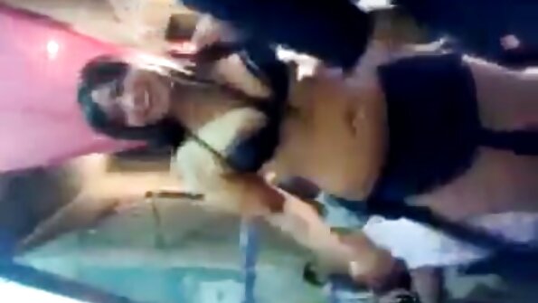 Dwóch starców dzielących się nastoletnią sex filmiki ostry sex dziewczyną