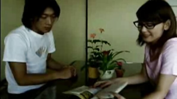 Mai Ly pokazuje każdy cal swojego cudownie pulchnego ostry sex za darmo ciała